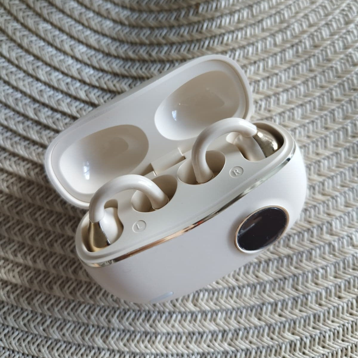 FLOW Clip™ — Auriculares Inalámbricos Clip-On
